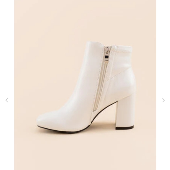 MIA Carla Stretch Bootie - Picture 2 of 9